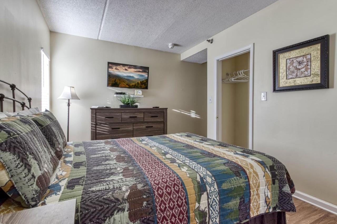 Gatlinburg Towers Condo Unit 501 - Great Location! Close To Town! Condo Kültér fotó